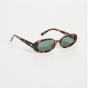 CLOSET CLOSING/LAST CHANCE✨LIKE NEW le specs outta love sunglasses in tort